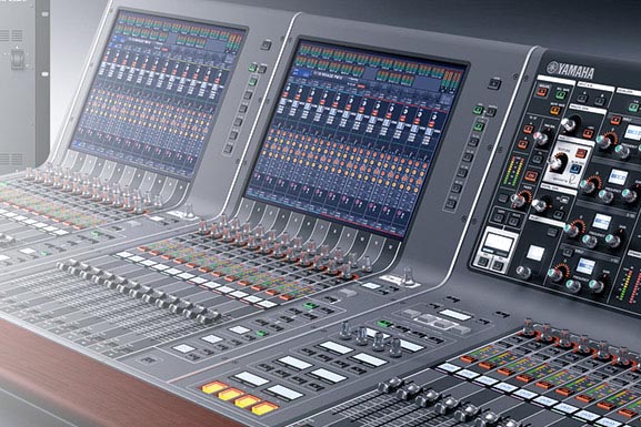 yamaha mixing consoles - Yamaha's product range in the field of audio and video is inexhaustible. The focus has been on mixing consoles for live sound and installation for many years, and not just for us. Yamaha revolutionized the work for sound engineers with the launch of the 01V digital mixing console in 1998. The mixer, in its current version 01V96i, is our most used mixer at conferences. It reliably meets demanding requirements in a compact size. This is exactly what we need.