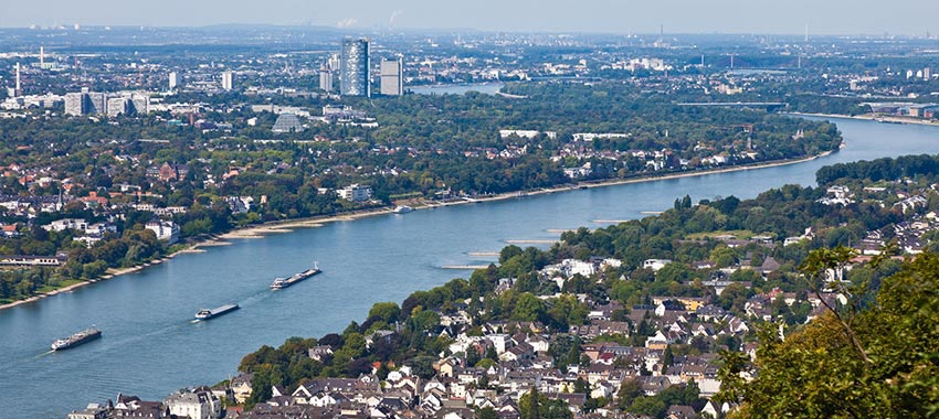 veranstaltungstechnik bonn - Now it's getting musical. Beethoven's birthplace Bonn, situated on the Rhine and with a history of over 2,000 years, has also become an international conference location in recent years.