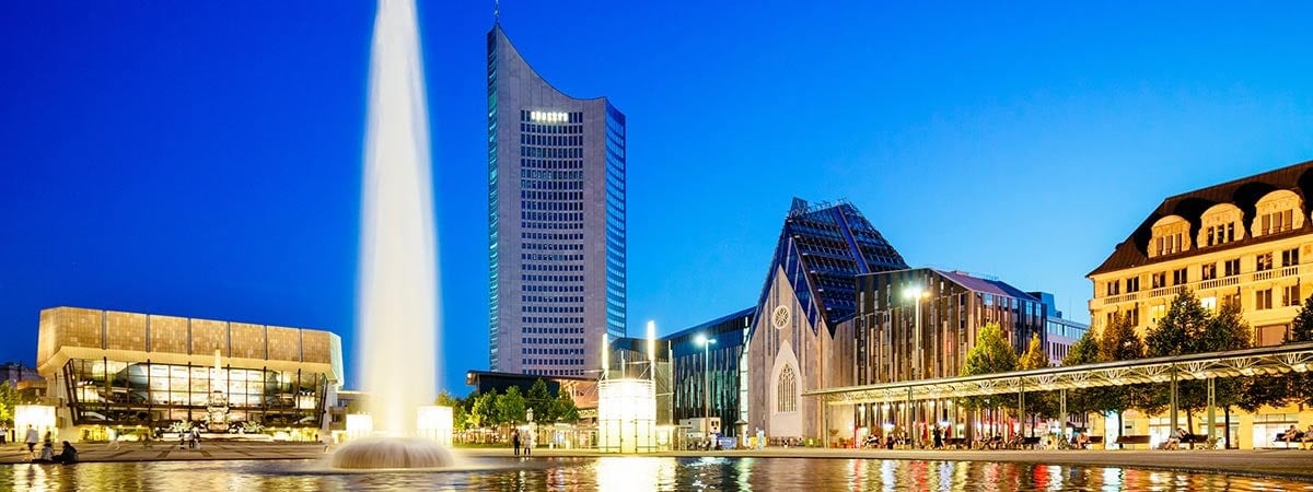 veranstaltungstechnik leipzig - Leipzig es una ciudad vibrante y con estilo que hace tiempo que ha dejado de ser un secreto a voces para los organizadores de congresos y conferencias. ¿Está usted también planeando un evento en Leipzig y busca un sistema de conferencias adecuado con unidades de micrófono y micrófonos de mesa para una comunicación óptima entre sus invitados y participantes? Entonces ha llegado al lugar adecuado.