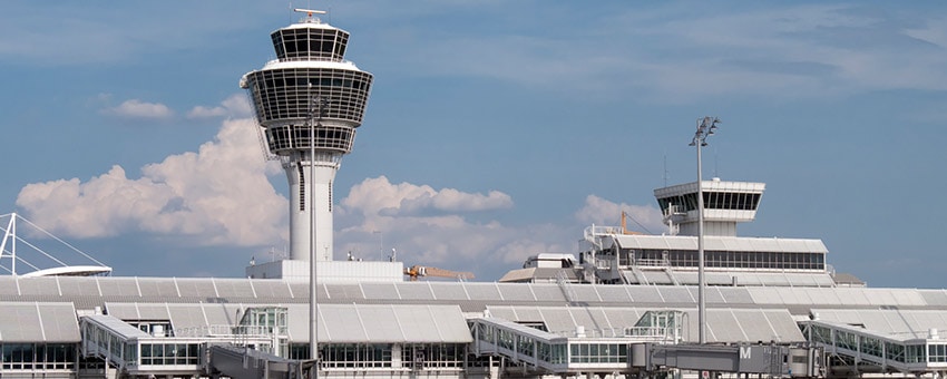 veranstaltungstechnik freising - PCS vermietet und verkauft Dolmetscherkabinen des niederländischen Markenherstellers Audipack in Freising und in der Umgebung des Flughafen Münchens. Eingesetzt werden die Dolmetscherkabinen beispielsweise bei mehrsprachigen Kongressen, wissenschaftlichen Tagungen, internationalen Konferenzen sowie Aktionärsversammlungen und anderen Firmenevents. Neben den Tagungszentren am Franz-Josef-Strauß-Flughafen sind typische Veranstaltungsorte in Freising unter anderem die Einrichtungen des Wissenschaftszentrums Weihenstephan oder das Kardinal-Döpfner-Haus.