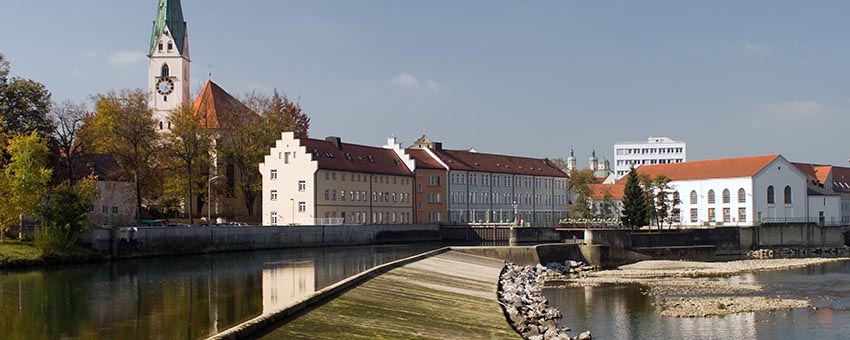 With a population of around 67,000, Kempten is the center of the economic, vacation and planning region of Allgäu. Already mentioned in ancient times, Kempten is one of the oldest cities in Germany. Since 1977, the Allgäu city has been home to a university with around 6,000 students, and is also a member of the regional associations Euregio Bodensee and Euregio Via Salina.