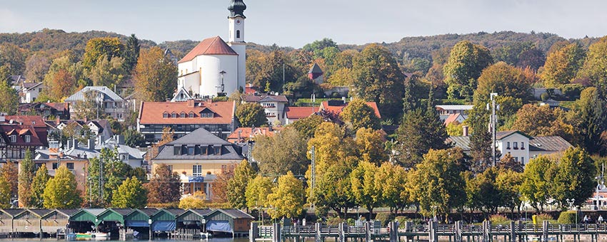 veranstaltungstechnik starnberg – Ви плануєте захід в Штарнберзі і вам потрібні настільні мікрофони, мікрофонні ланцюжки або дискусійні системи? Штарнберг знаходиться всього в 25 кілометрах від столиці Баварії і штаб-квартири нашої компанії в Мюнхені і славиться своїм озером Штарнберг. Численні конференц-готелі, зали для семінарів та конференцій розташовані у фантастичному місці.