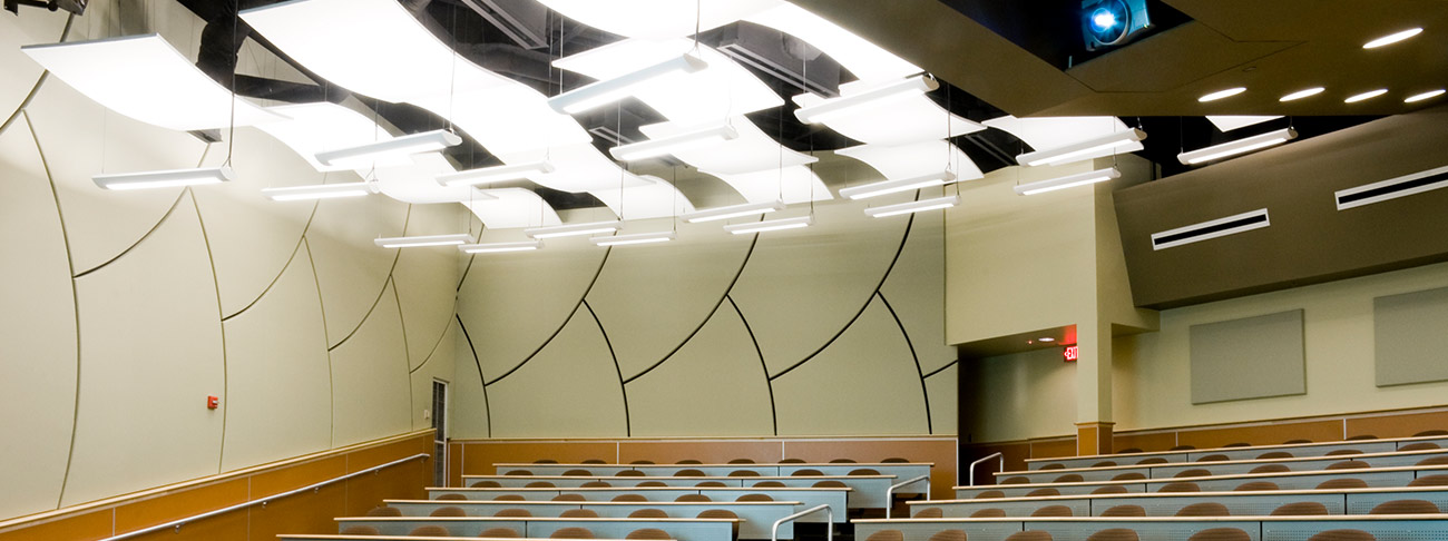 View of an empty modern lecture hall - here as a symbol for our Education and Universities section.