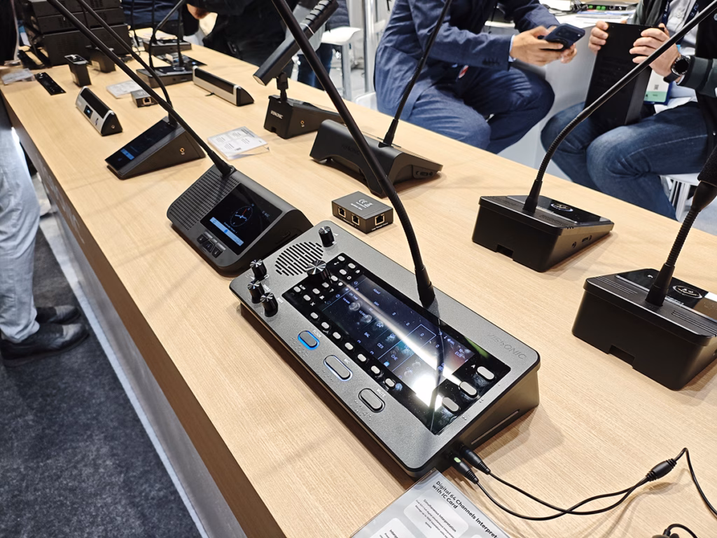 ise 2026 vissonic &ndash; Heute am 3. Februar hat die größte Edition der ISE –  gemessen an Ausstellungsfläche, Ausstellerzahl und erwarteten Besucherzahlen – eröffnet. Unsere Kollegen vor Ort und in den digitalen Nachrichtenkanälen suchen die ISE nach Neuheiten ab.